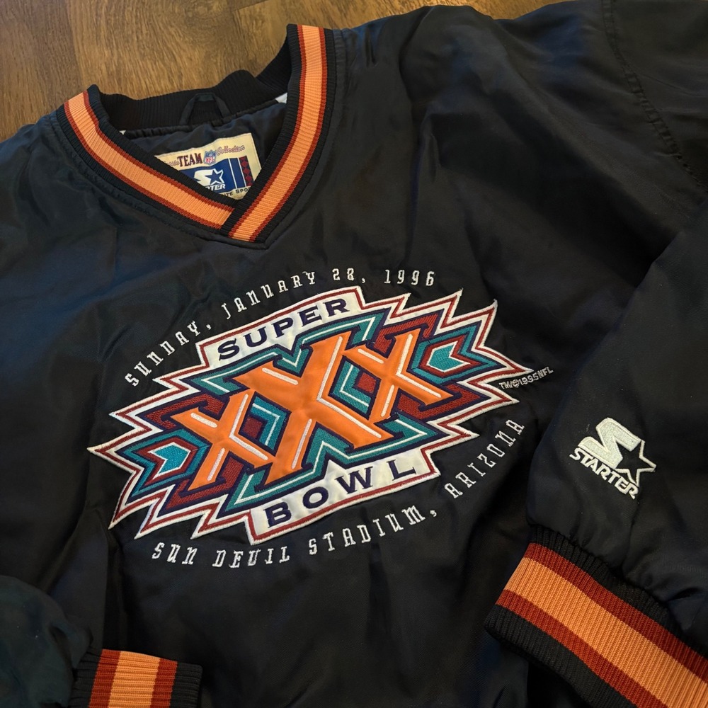 Vintage 1990's Super Bowl 30 XXX Nylon Embroidered Starter Pullover Sweatshirt L